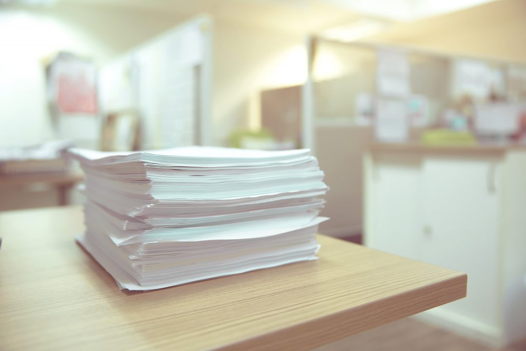 Jak przebiega profesjonalny proces niszczenia dokumentów?
