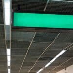 Oklejanie samochodów – skuteczna forma reklamy na cztery koła